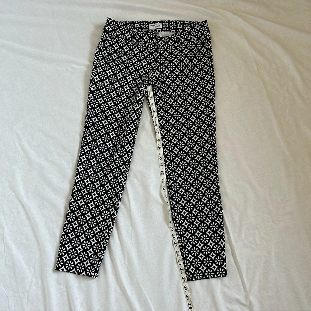 Old Navy Diva Stretch Floral Black & White Pants Ankle Cropped Size 4